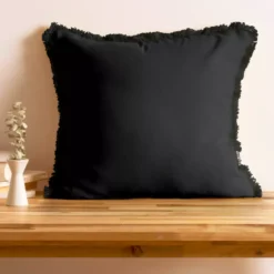 Cuscino quadrato in cotone (45 x 45 cm) Pixel con frange Nero
