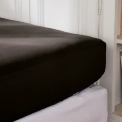 Lenzuolo con angoli percalle di cotone (140 cm) Cali Nero