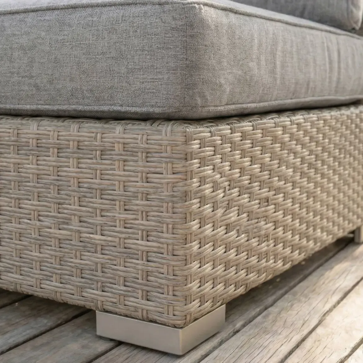 Salotto da giardino in resina intrecciata 4 posti 4 pezzi Palma Grigio e antracite