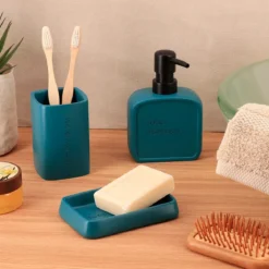 Set bicchiere distributore e porta sapone in resina poliestere incisa Julia Blu ottanio